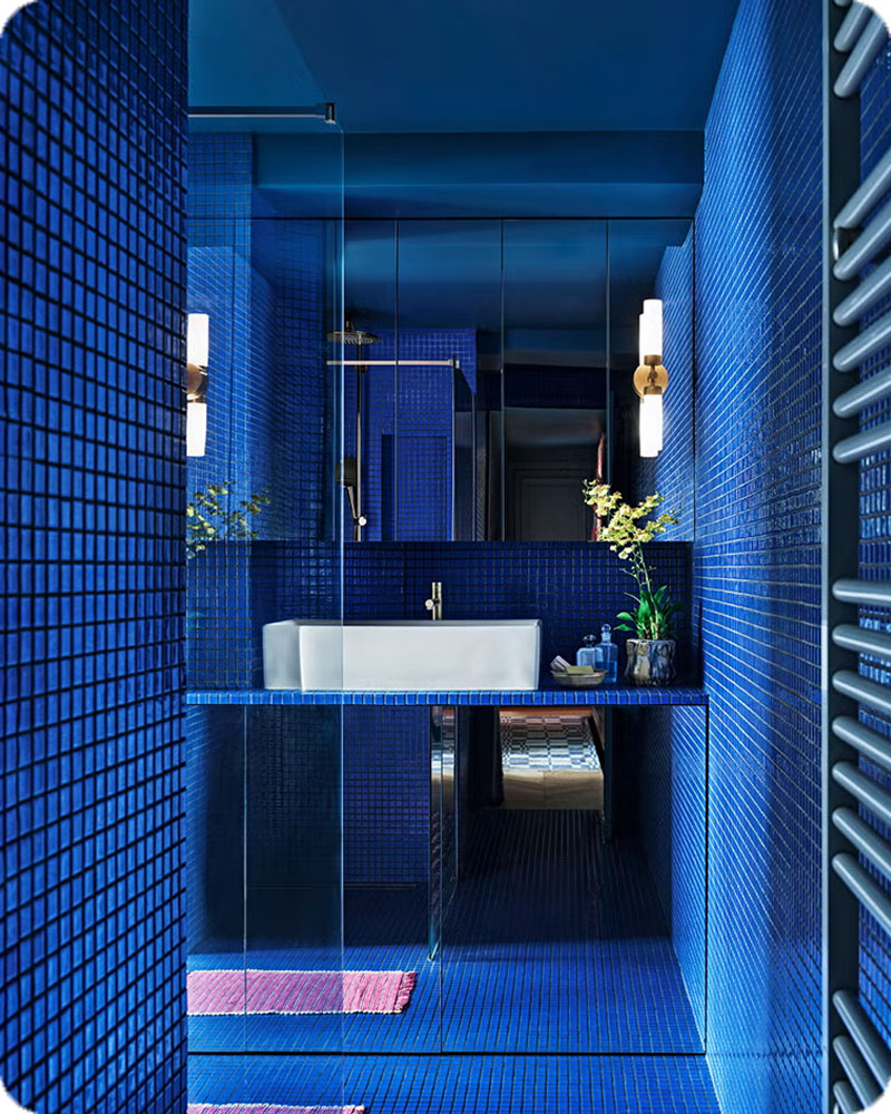 10 ایده برای ساخت و بازسازی حمام مدرن ـحمام آبی ۷