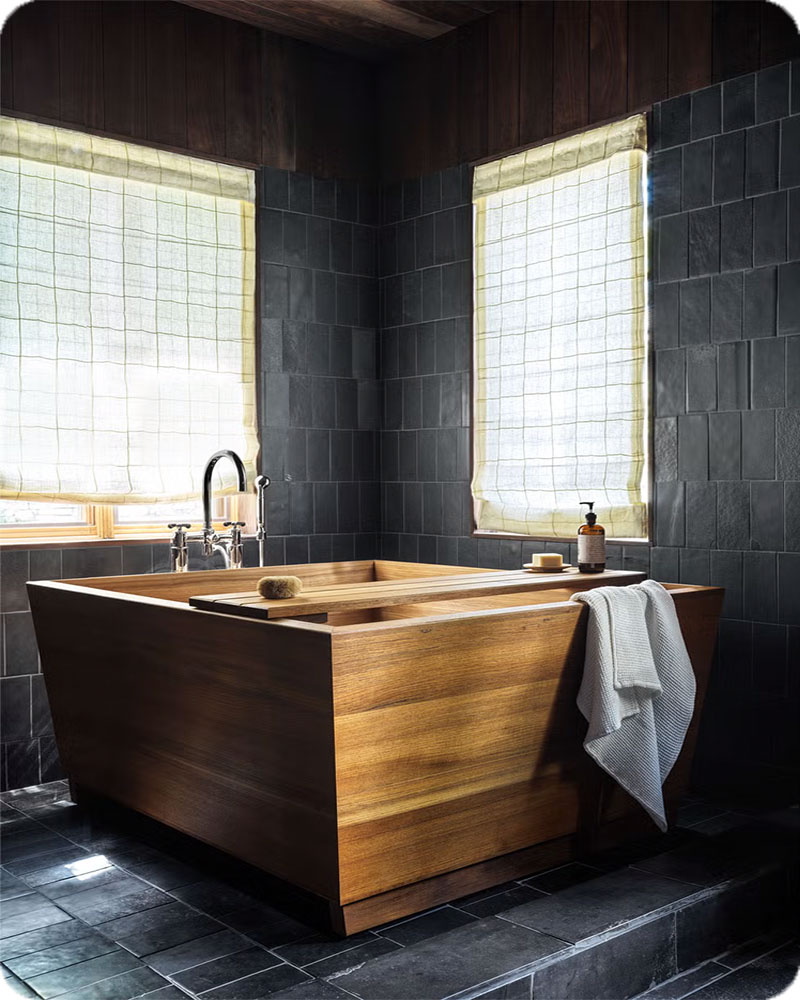 10 ایده برای ساخت و بازسازی حمام مدرن وان چوبی ۳