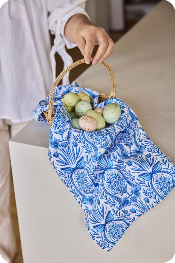 ۲۰ ایده ی مینیمال و ساده برای میز آرایی و تزیین میز 4