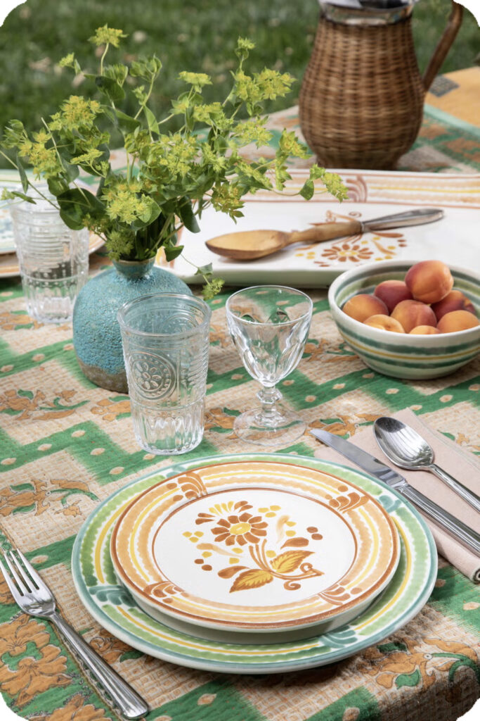 ۲۰ ایده ی مینیمال و ساده برای میز آرایی و تزیین میز 5