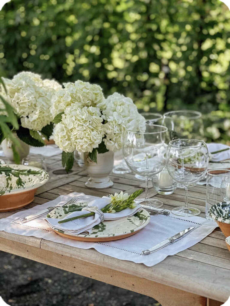 ۲۰ ایده ی مینیمال و ساده برای میز آرایی و تزیین میز 9